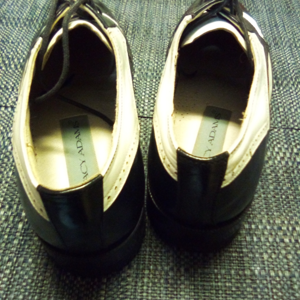 Shoe - Picture 3 of 9